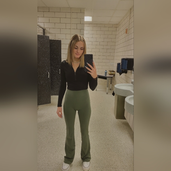 Meet your Posher, Paige - Picture 2 of 8